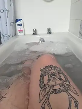 BeeMay22 online show from 10, 3, 2026