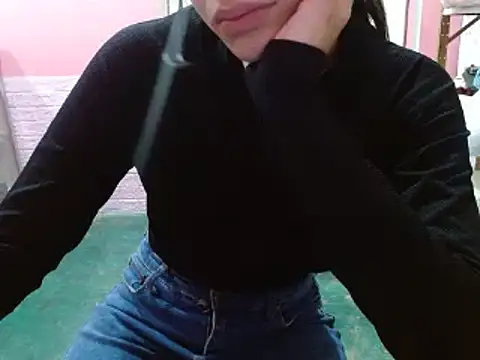 lolit cat online show from 8, 4, 2026