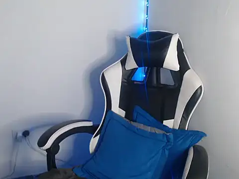 KathLovee online show from 7, 4, 2026