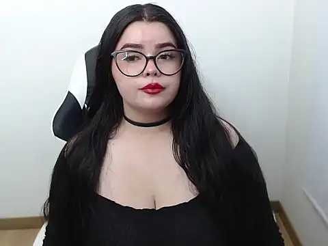 CarolinaLee12 online show from 8, 4, 2026