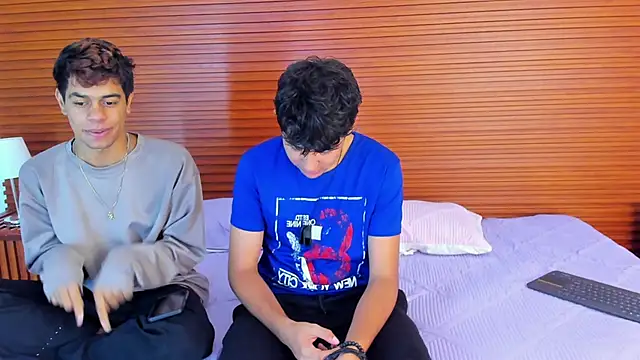 peakk twiinns online show from 18, 4, 2026