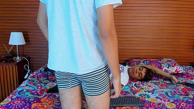 peakk twiinns online show from 13, 4, 2026