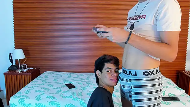 peakk twiinns online show from 22, 4, 2026