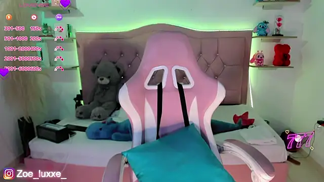 Snapshot of Zoe_Luxxe_ chatting on 29, 5, 2026 Zoe Luxxe online show from 29, 5, 2026
