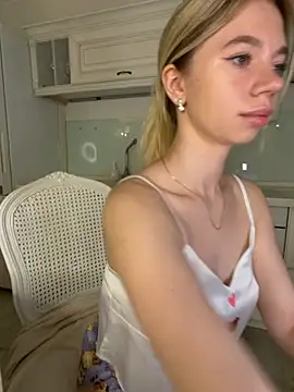 Snapshot of BellaSuns chatting on 14, 5, 2026 BellaSuns online show from 14, 5, 2026