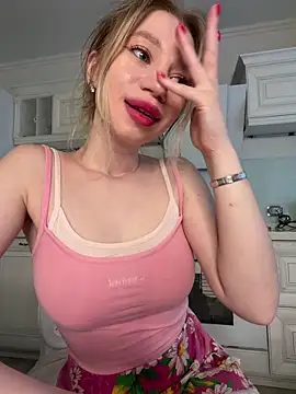 Snapshot of BellaSuns chatting on 7, 5, 2026 BellaSuns online show from 7, 5, 2026