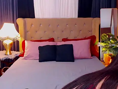 Snapshot of nikkieviolante chatting on 2, 5, 2026 nikkieviolante online show from 2, 5, 2026