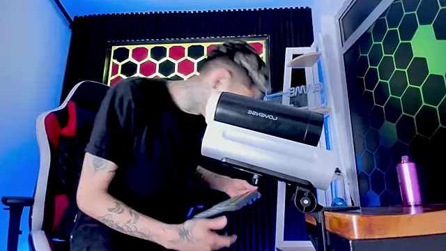 Max Hader  online show from 2, 4, 2026