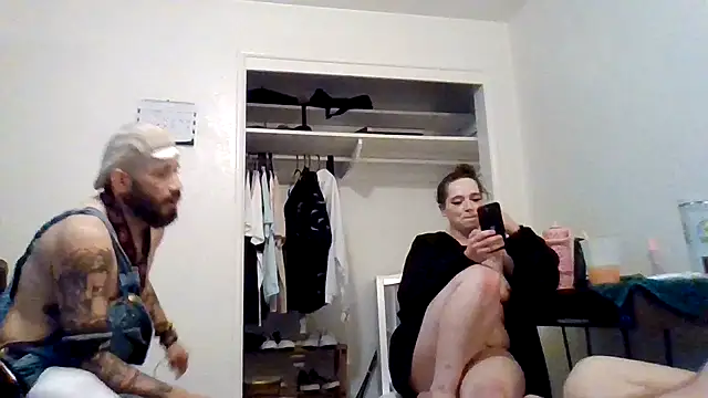 TallHungandCloudy69 online show from 17, 4, 2026