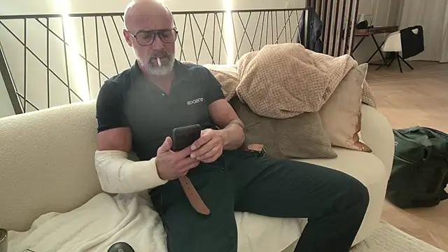 Snapshot of Aricky_2 chatting on 6, 5, 2026 Aricky 2 online show from 6, 5, 2026