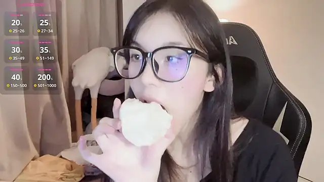 Snapshot of paopao-666 chatting on 17, 5, 2026 paopao-666 online show from 17, 5, 2026