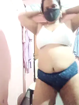 Miss-Dolly07 online show from 13, 4, 2026