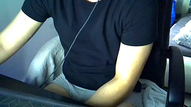 Snapshot of freklogas chatting on 23, 4, 2026 freklogas online show from 23, 4, 2026