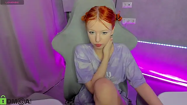 Emma Dusk online show from 21, 4, 2026