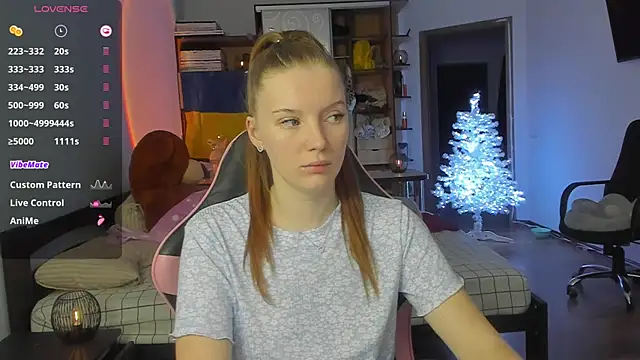 Snapshot of Mary_Blu chatting on 19, 12, 2025 Mary Blu online show from 19, 12, 2025