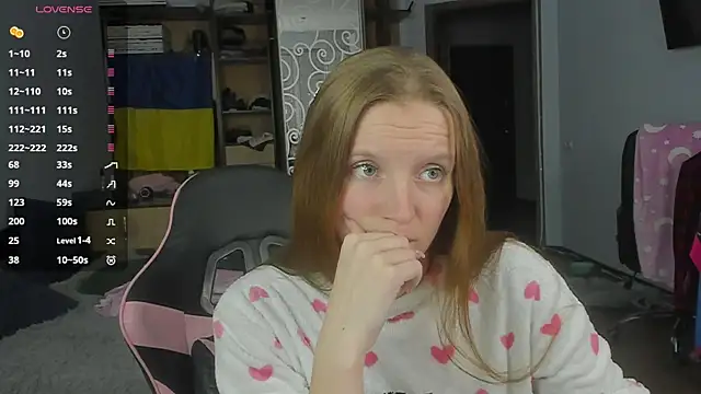 Snapshot of Mary_Blu chatting on 5, 12, 2025 Mary Blu online show from 5, 12, 2025