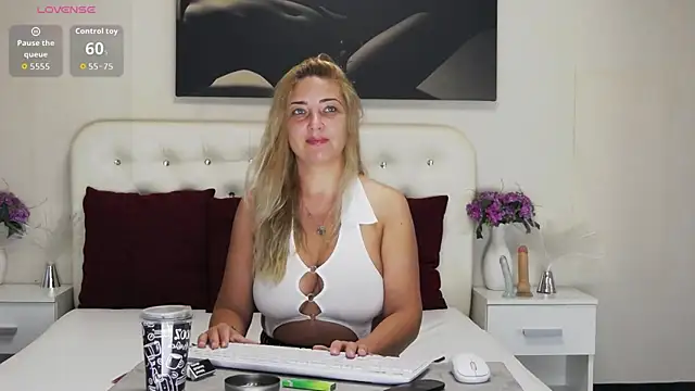 Snapshot of MellanieBliss chatting on 31, 7, 2026 MellanieBliss online show from 31, 7, 2026