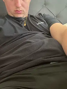 vinizinhot online show from 2, 3, 2026