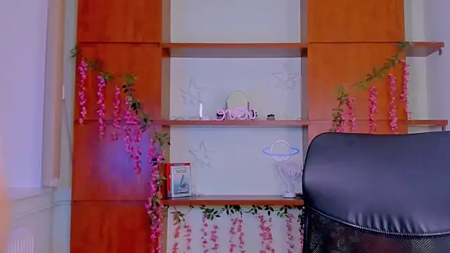 aria wild  online show from 18, 6, 2026
