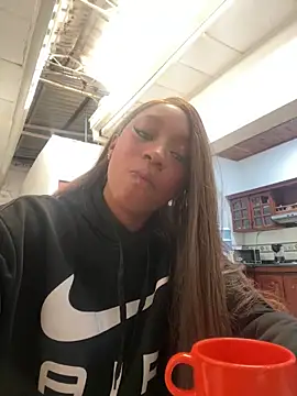 LiaTrainor online show from 16, 3, 2026