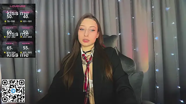 Snapshot of Emma_Willson chatting on 27, 4, 2026 Emma Willson online show from 27, 4, 2026