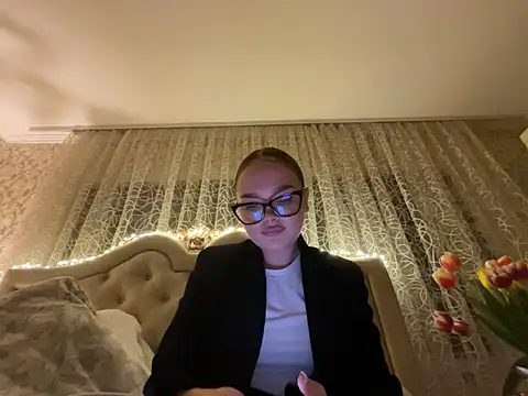 Maria Smitt online show from 10, 3, 2026