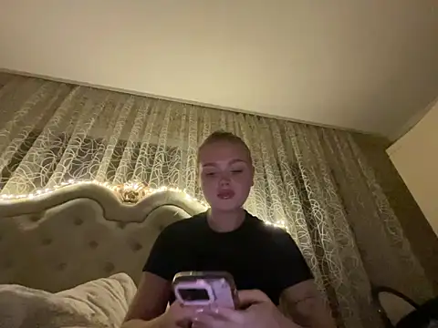 Maria Smitt online show from 4, 3, 2026