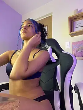 Snapshot of Franchezcaa_ chatting on 4, 5, 2026 Franchezcaa online show from 4, 5, 2026