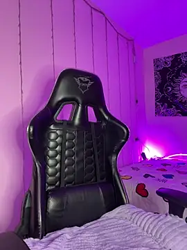 Franchezcaa  online show from 10, 3, 2026