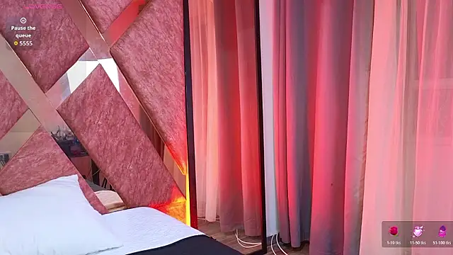 Emma Revees online show from 2, 4, 2026