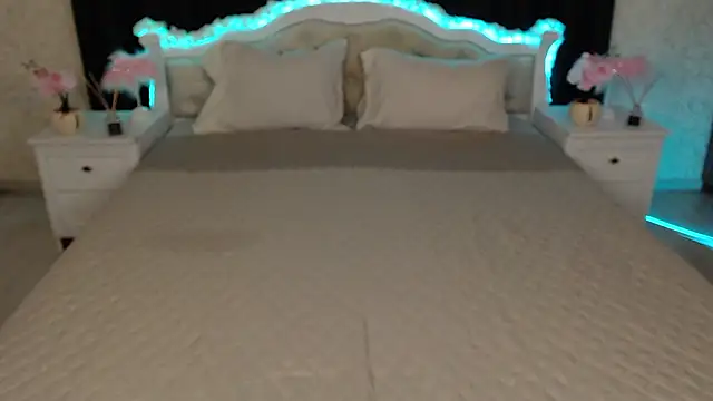 llittle-peachh online show from 2, 3, 2026