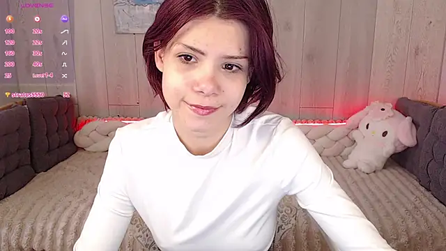 llittle-peachh online show from 13, 4, 2026