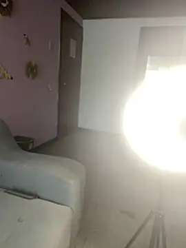 Snapshot of Im_Luuu chatting on 7, 5, 2026 Im Luuu online show from 7, 5, 2026