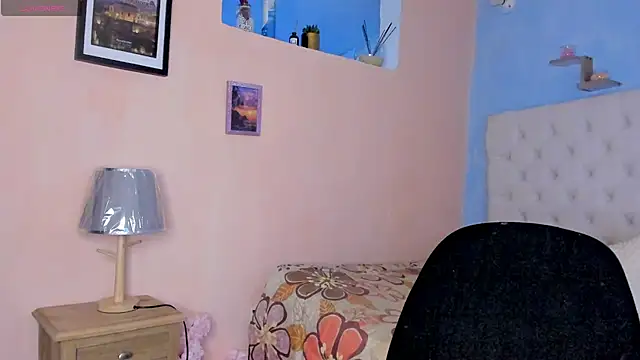 Snapshot of rosi_cooper chatting on 11, 7, 2026 rosi cooper online show from 11, 7, 2026