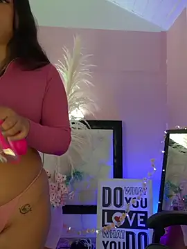 Emily Roussee online show from 13, 3, 2026