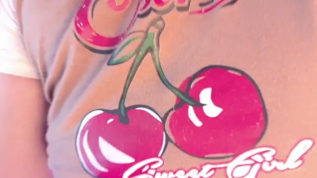 Snapshot of Emily_Roussee chatting on 3, 7, 2026 Emily Roussee online show from 3, 7, 2026