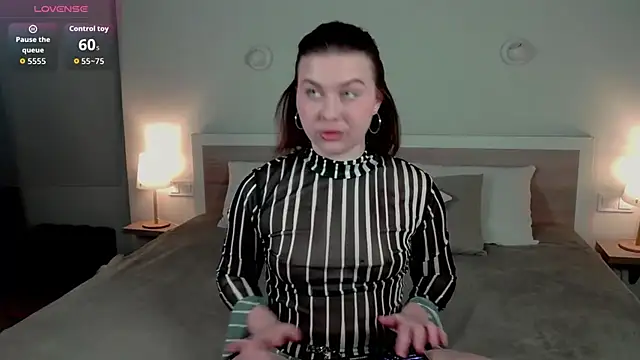 HermioneMoon online show from 2, 4, 2026