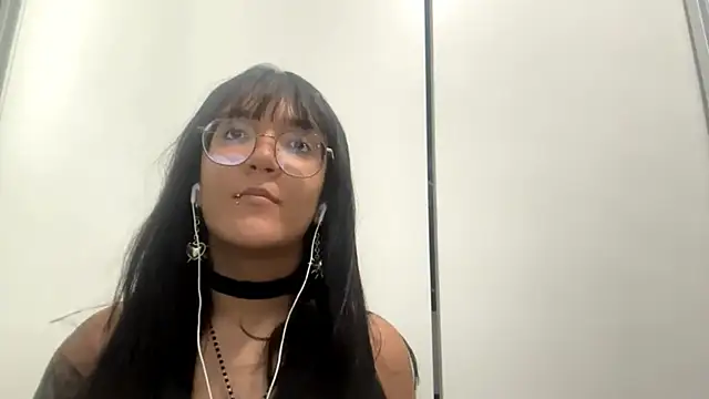 LatoshaLipitz online show from 6, 3, 2026