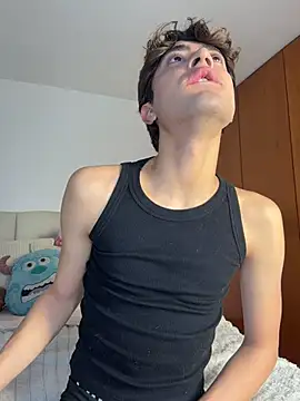 Snapshot of MatthewMoore_ chatting on 3, 6, 2026 MatthewMoore online show from 3, 6, 2026