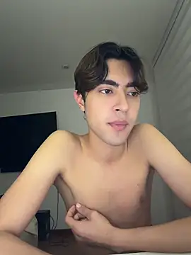 Snapshot of MatthewMoore_ chatting on 19, 5, 2026 MatthewMoore online show from 19, 5, 2026