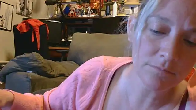 Snapshot of MistyMountains96 chatting on 2, 6, 2026 MistyMountains96 online show from 2, 6, 2026