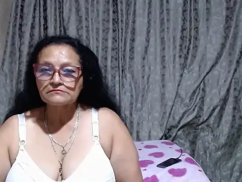 Snapshot of _BellaNocturna chatting on 6, 5, 2026 BellaNocturna online show from 6, 5, 2026