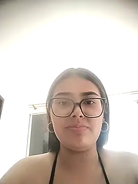 pregnant kitten01 online show from 6, 3, 2026