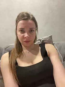 Snapshot of Luna2547 chatting on 6, 5, 2026 Luna2547 online show from 6, 5, 2026