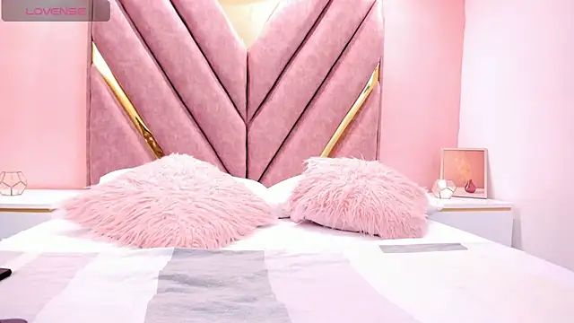 chloe larson online show from 13, 3, 2026