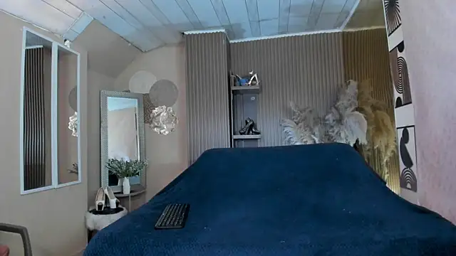 KiaraXMilf online show from 14, 4, 2026