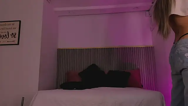 ashvalentine  online show from 21, 7, 2026