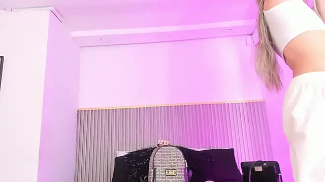 Snapshot of ashvalentine_ chatting on 5, 6, 2026 ashvalentine online show from 5, 6, 2026