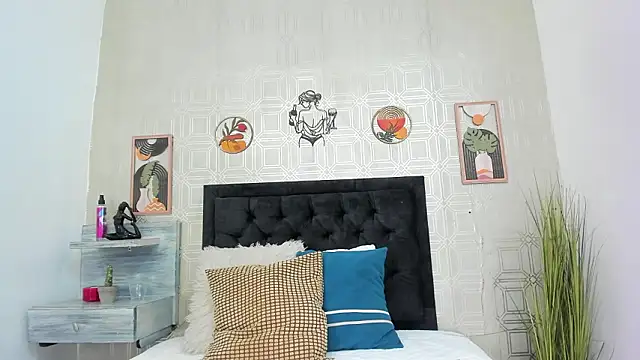 catalina bigboobs23 online show from 6, 3, 2026