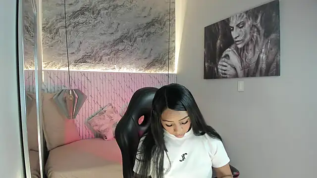 Esmeralda  18 online show from 27, 5, 2026